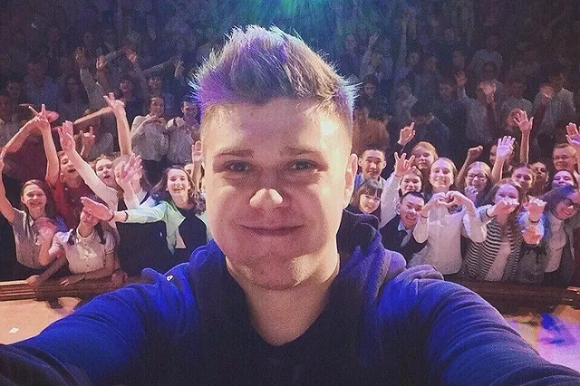 Екатеринбургский музыкант в «Вечернем Урганте» спародировал Монеточку