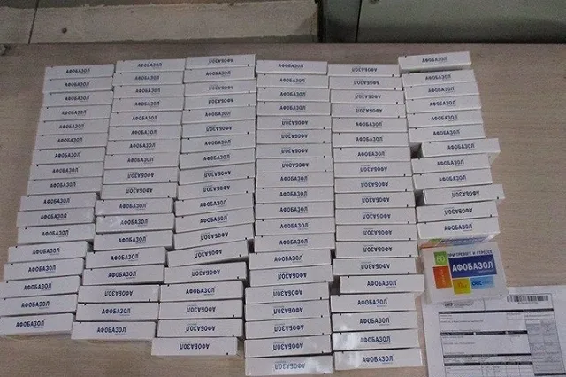 Хватит на 6 лет: из Екатеринбурга в США попытались вывезти сотни упаковок антидепрессантов