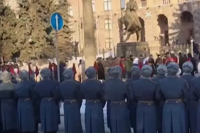 Силовики окружили штаб Центрального военного округа