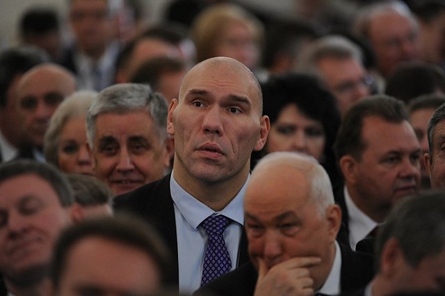 Валуев станет ведущим «Спокойной ночи, малыши!»