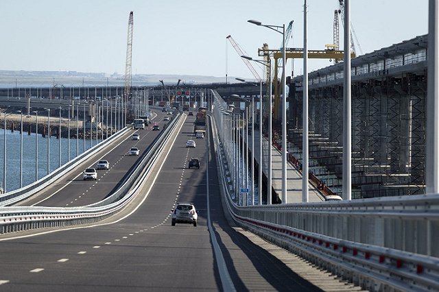 Европарламент заявил, что Крымский мост понизил уровень моря