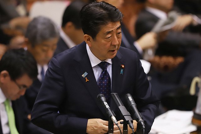 В Кремле прокомментировали обещание Абэ не размещать базы США на Курилах