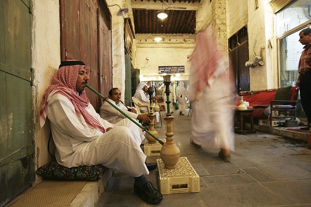 Милонов потребовал запретить в России кальяны, назвав их «дудкой дьявола»