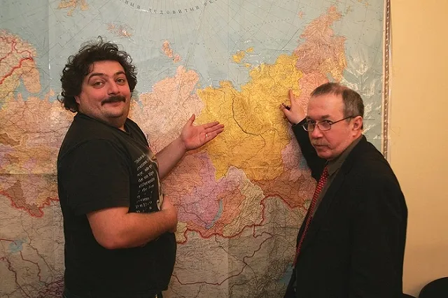 Назвавшего русский язык «клоачным» профессора поддержали более сотни писателей