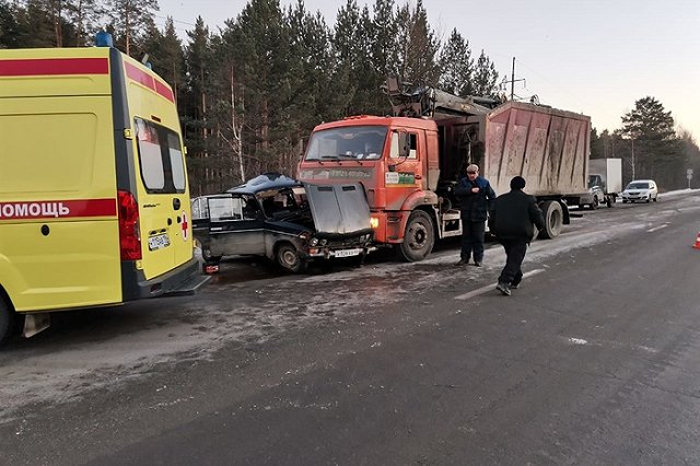 В ДТП под Екатеринбургом насмерть разбился человек