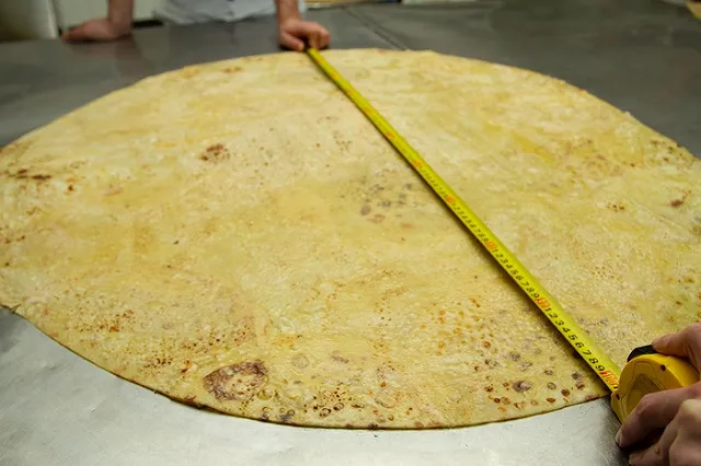 Свердловские заключенные приготовили гигантский блин