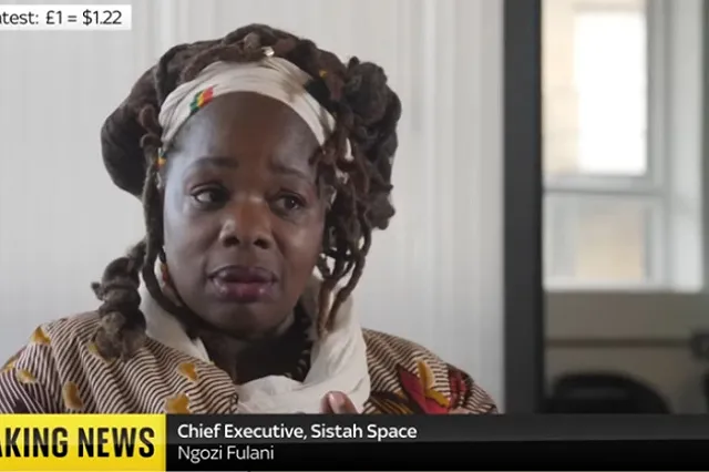 Помощница королевы Елизаветы II покинула дворцовую службу из-за своего «расизма»