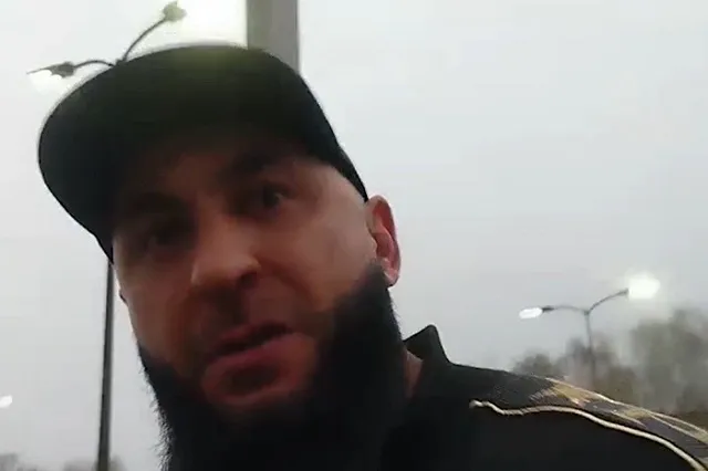 Екатеринбурженке, на которую напал мужчина на Mercedes, начали угрожать неизвестные