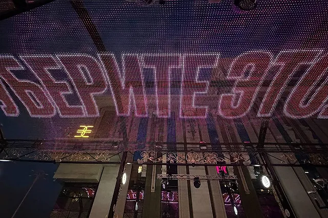 С Вайнера навсегда убрали медиаэкран. Фоторепортаж финального шоу