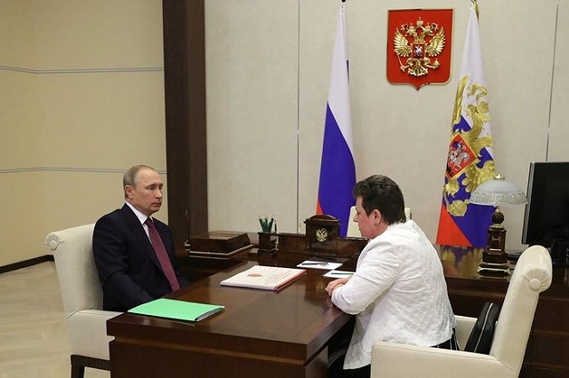 Путин подколол губернатора за частые поездки в Европу