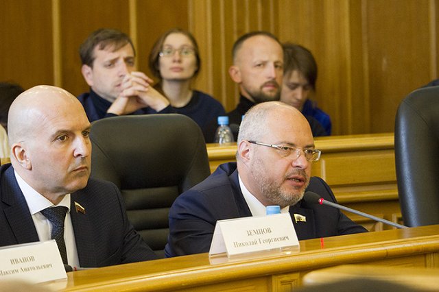 Депутат, разъяривший грузин, в мае приезжал в Екатеринбург мирить людей в сквере