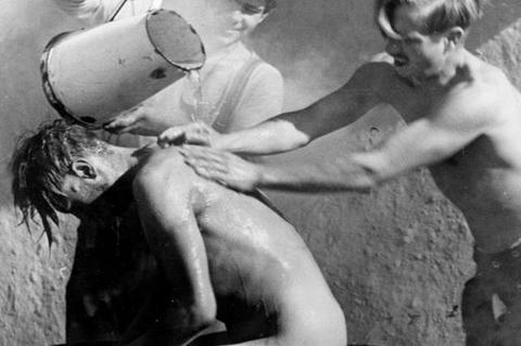 Жители Химмаша больше месяца остаются без горячей воды