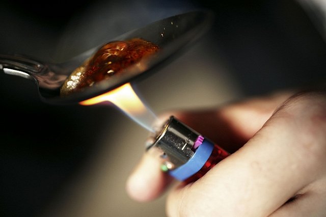 Житель Каменска-Уральского содержал классический притон для наркоманов