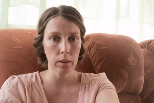 «Мама из профессиональных жалобщиков»:родители про женщину, которая объявила голодовку из-за поборов