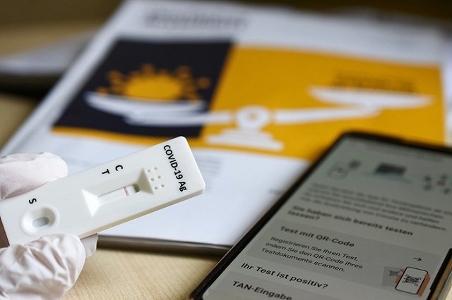 В Свердловской области ипохондрики провоцируют очереди за ПЦР-тестами