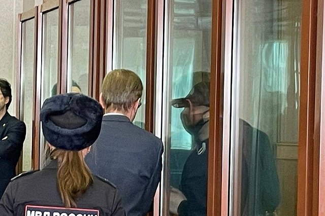 В Екатеринбурге вынесли приговор парню, который вместе с друзьями похитил и сжег отца