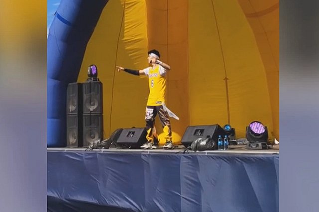 Екатеринбуржцы остались недовольны бесплатным концертом популярного артиста