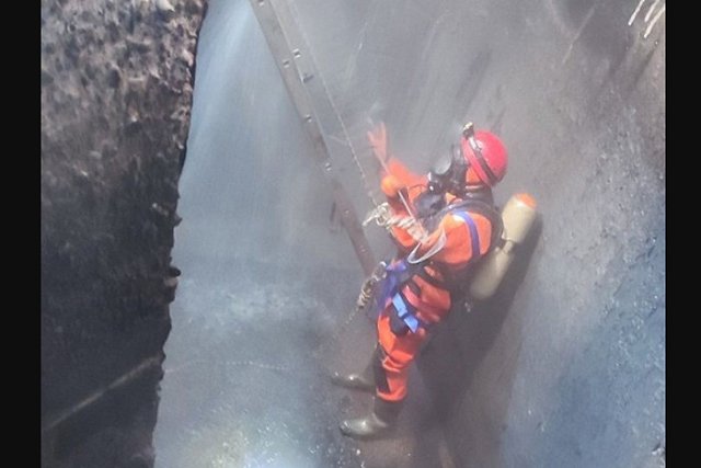 В Тюмени рабочего унесло по трубам подземных коммуникаций