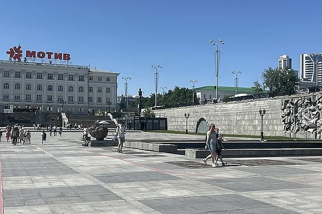 В Екатеринбурге запретят размещать вывески на крышах зданий