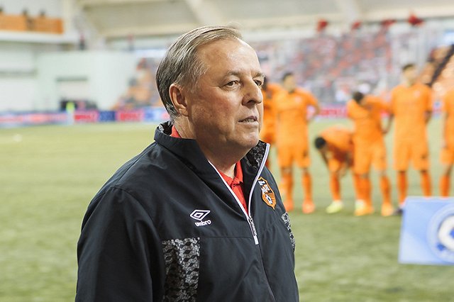 Тарханов покидает пост наставника ФК «Урал»