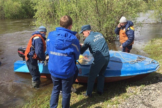 Лодочная прогулка на севере области закончилась спасательной операцией