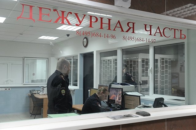 На Урале полицейского, избившего до смерти задержанного, вернули под стражу