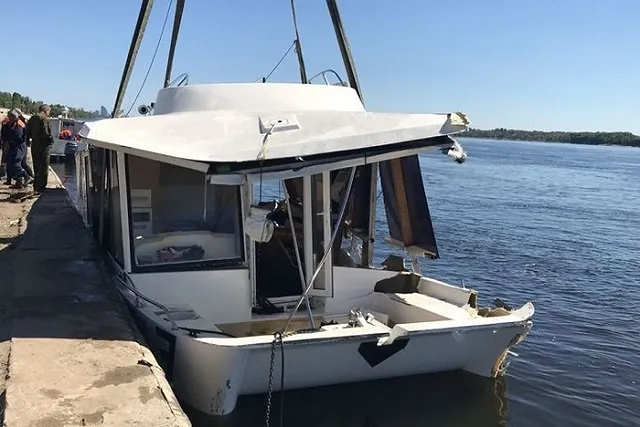 Капитан баржи: «Все спасенные с катамарана были пьяны, они лежали»