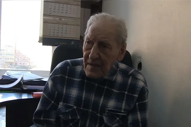 В Екатеринбурге мужчина избил и ограбил ветерана из-за печенья и молока