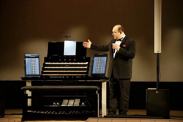 Новый цифровой орган Свердловской филармонии отправился на гастроли по региону