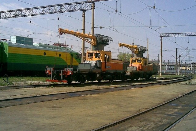 Авария на СвЖД: сошли с рельсов вагоны товарного поезда