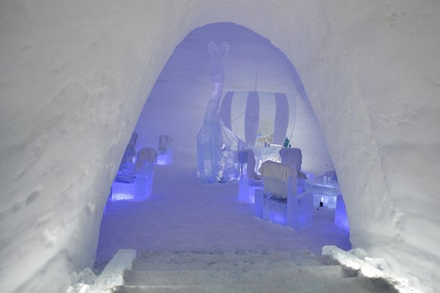 Первый в России иглу-отель принял постояльцев