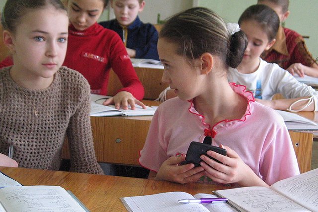 В Подмосковье предложили ввести уроки «правильного репродуктивного поведения»