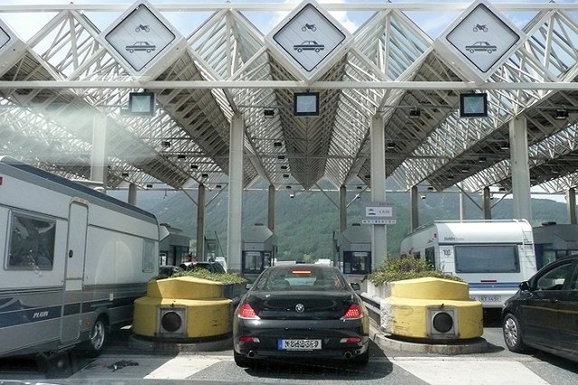 Госдума поддержала законопроект о платном въезде в города