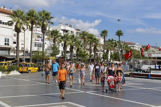 Драку туриста с сотрудниками турецкого отеля сняли на видео