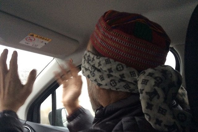 Поклонница подарила на юбилей Николаю Коляде кроссовер