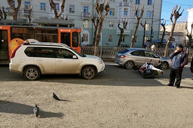 Байкер пострадал в аварии на Химмаше