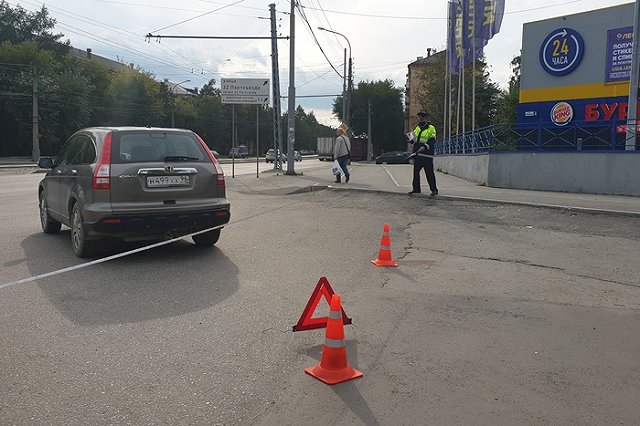 В Екатеринбурге 72-летний мужчина сбил ребёнка на самокате