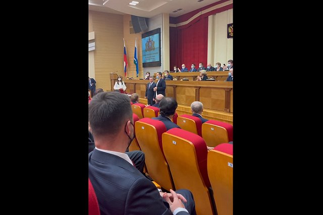 «Вроде не делал ничего сегодня, а устал как депутат». Зайченко рассказал о дне в ЗакСО