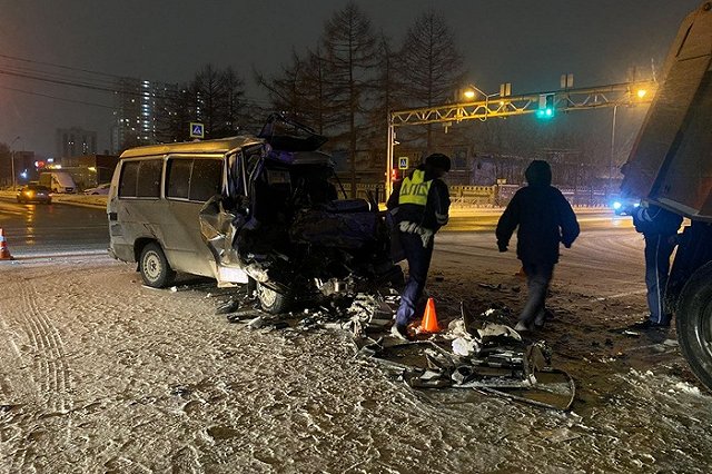 Подробности смертельной аварии на Эльмаше со снегоуборочным КамАзом рассказали в полиции
