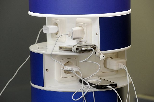 На СвЖД собрали сервис по зарядке гаджетов из четырех «пилотов»