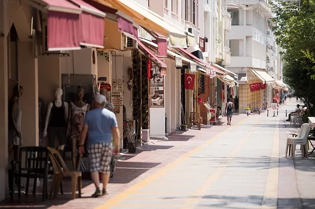 Еще один российский турист скончался на отдыхе в Турции