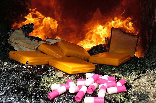 В центре Екатеринбурга появился баннер с вакансией наркокурьера