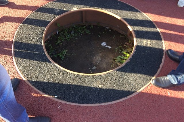 Батуты на новой набережной Исети простояли всего 1 день