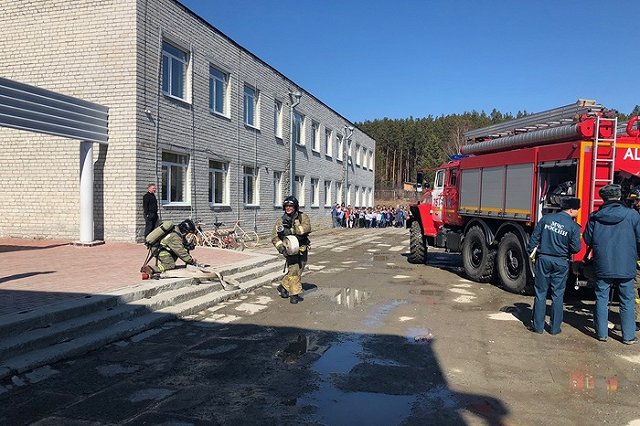 В Якутии эвакуировали 158 детей и 45 сотрудников дома-интерната из-за задымления