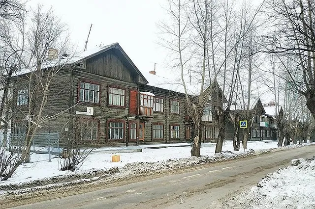 Начался снос «соцгорода Уралмаша» — деревянных домов по Авангардной