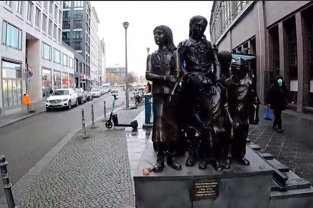 СМИ: У экс-канцлера ФРГ Ангелы Меркель украли кошелек в магазине