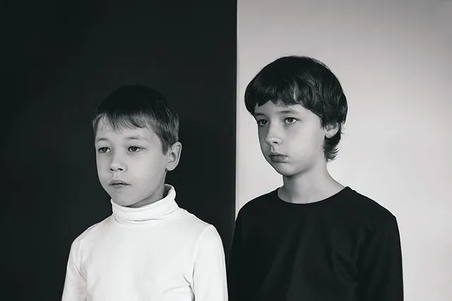 На Урале подросток в школе избивал сверстника и выманил у него 300 тысяч рублей