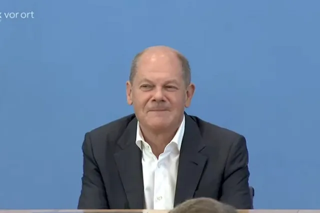 Захарова назвала высказывание Шольца о России «врожденным уродством»