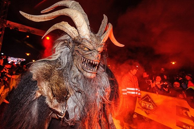 Кураторы «групп смерти» в соцсетях меняют тактику из-за спада популярности