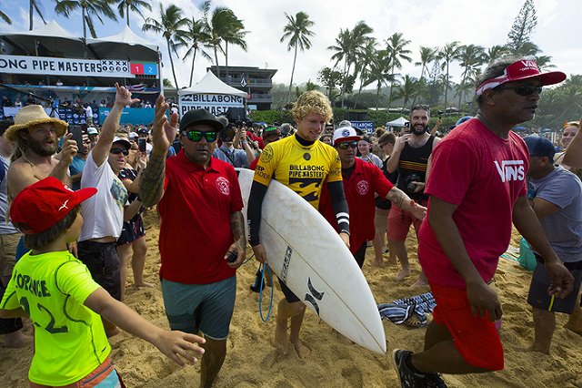Виновника ложной ракетной тревоги на Гавайях сняли с должности